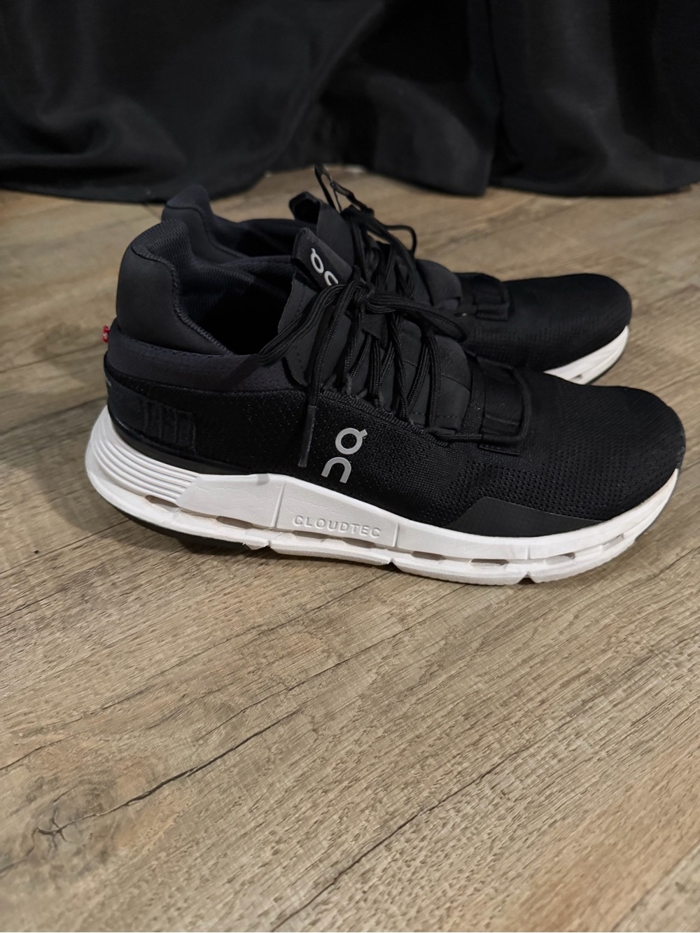 On Cloud Women’s Black/White Athletic Sneakers